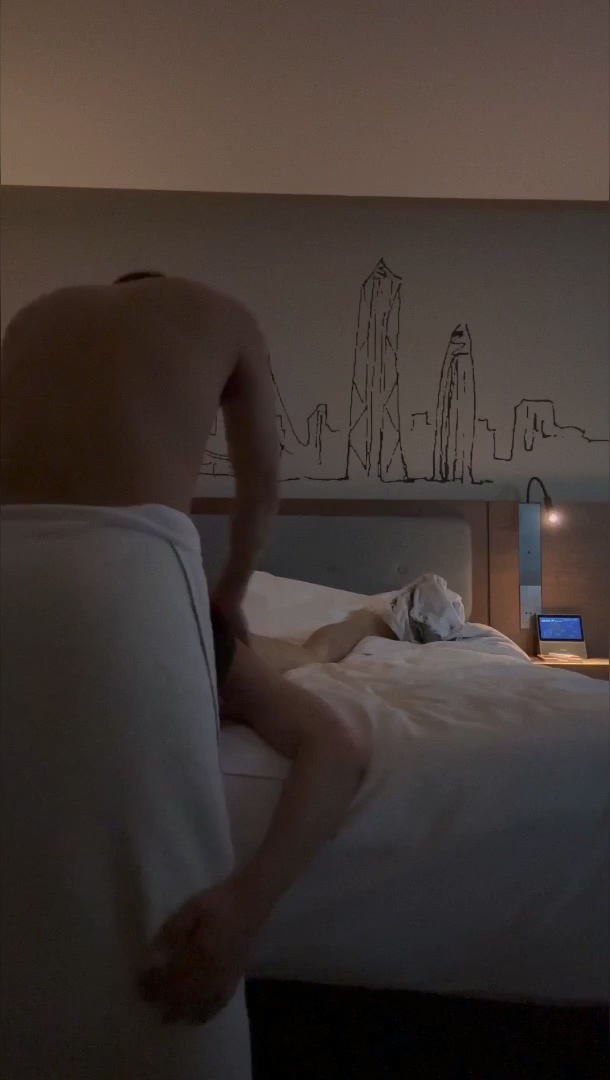 FansOne – 虎鲸与海 – 黑粗大屌技师按摩全过程[219M]