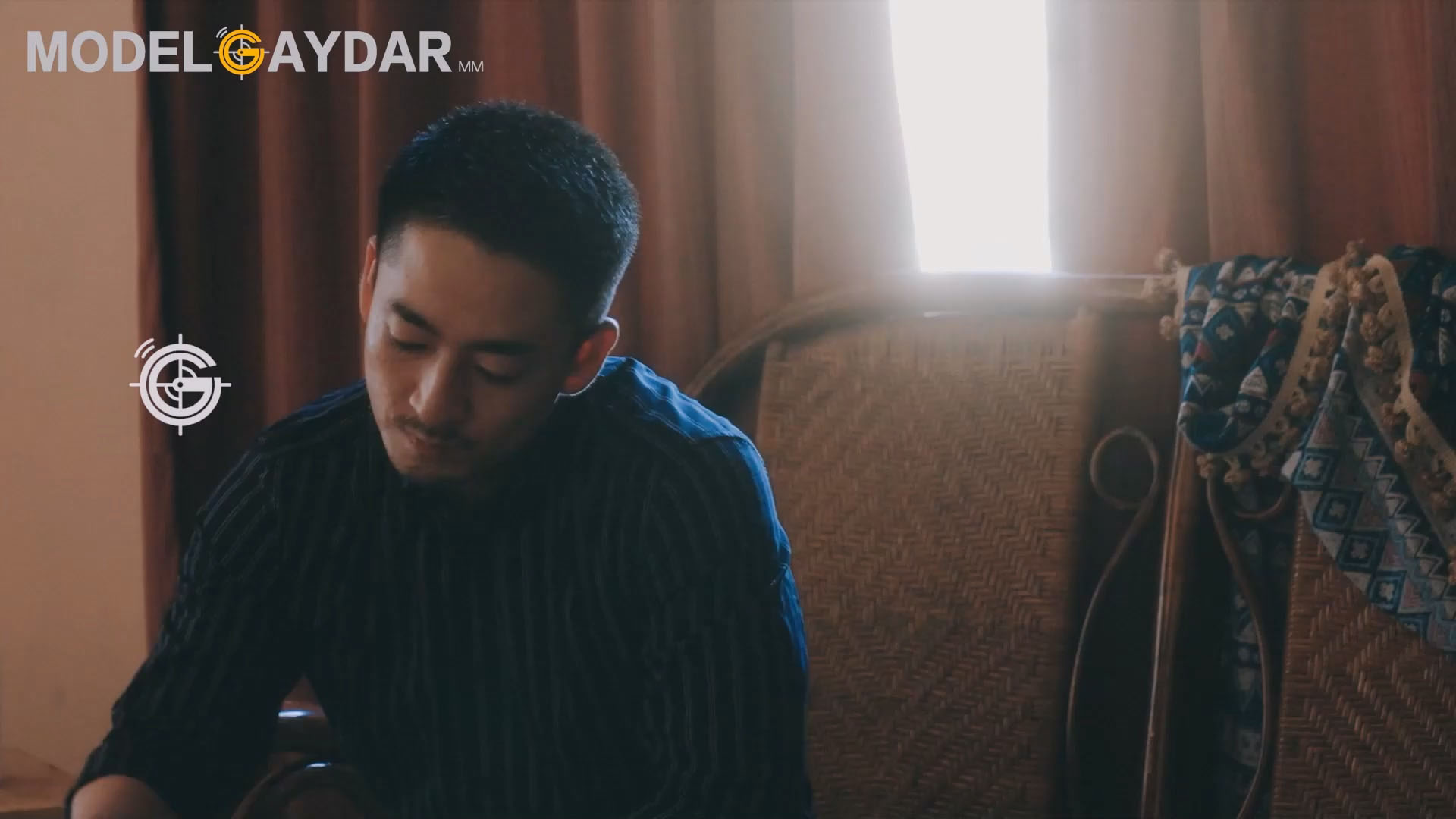 MODEL GAYDAR – GD-015 – 偷腥中秋／宅男哥哥互操多精妹夫[902M]