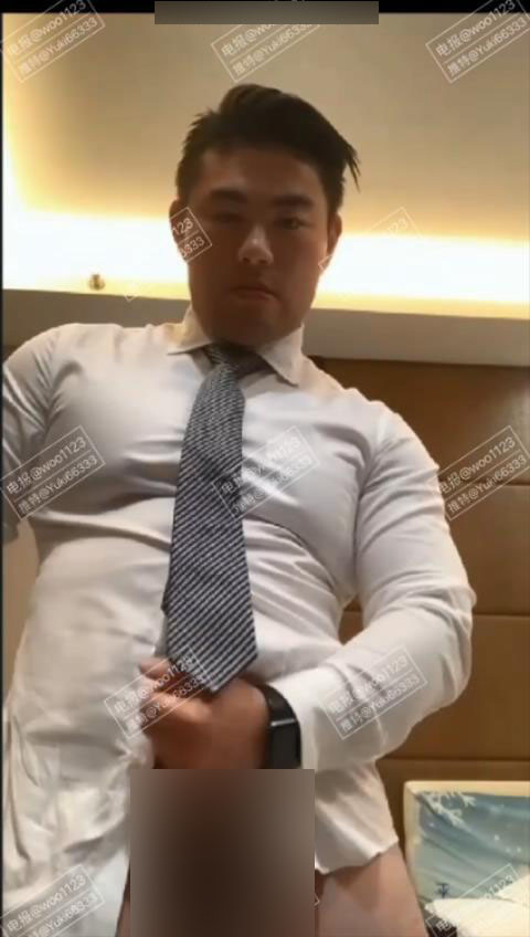 直男飛機場 – 肉壯商務熊經理專訪[337M]