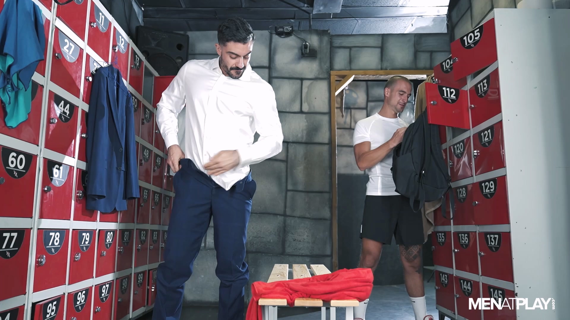 Gay – MENatPLAY – Twunk vs Suit – Jack Bandit, Nico Bello – Bareback – 1080p[1.34G]