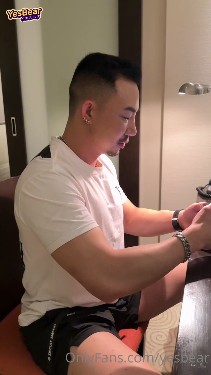 Only Fans – Kinky Room Service – jay_mustache x yesbear – 1080p無套[1.16G]