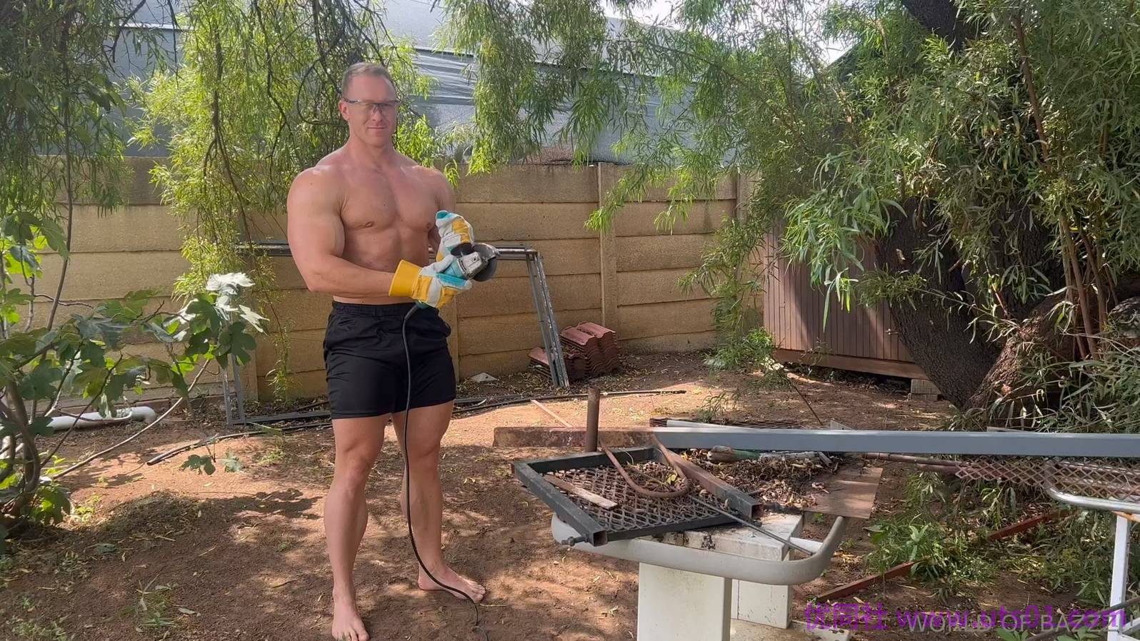 Only Fans – worldofbazzz – Barry Shayne Munger – 1080p[968M]